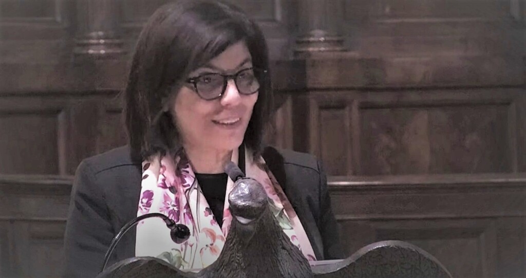 Salutation de Margaret Karram, présidente du Mouvement des Focolari, lors de la prière du soir à Sainte-Marie du Trastevere